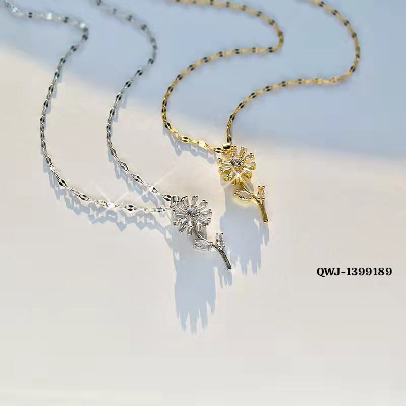 Flower Rotation Pendant Necklace – Elegant Golden Necklace for Women