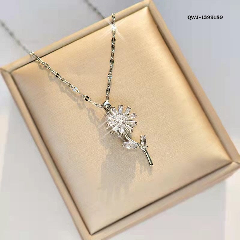 Flower Rotation Pendant Necklace – Elegant Golden Necklace for Women