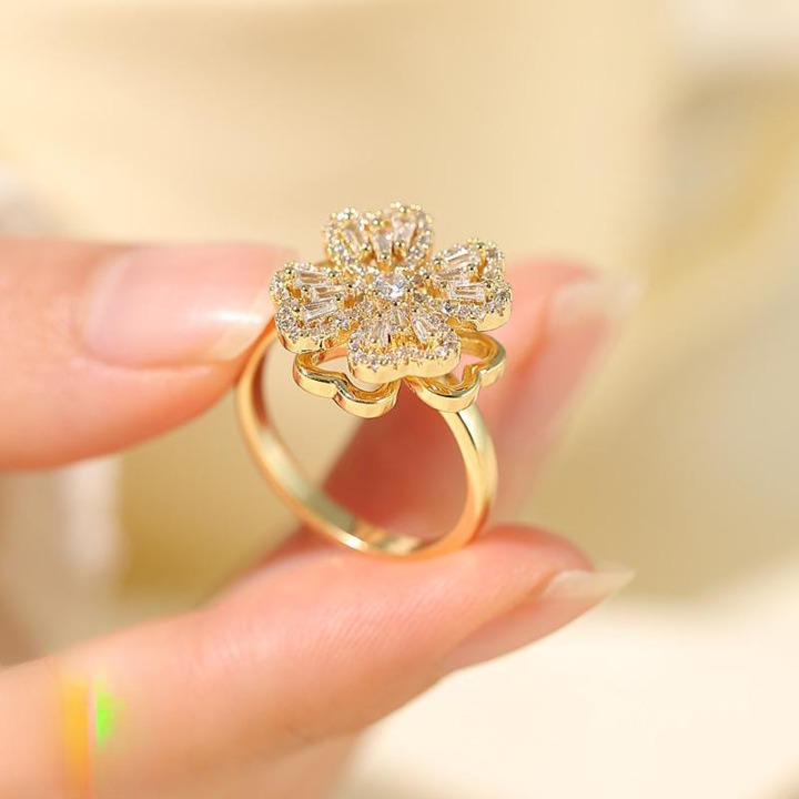 Clover Zircon Rotating Ring  – Elegant Adjustable Spinner Ring for Women