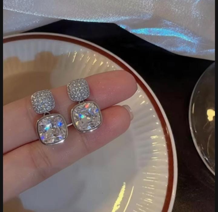 Korean Zircon Crystal Earrings – Elegant Fashion Jewellery for Women