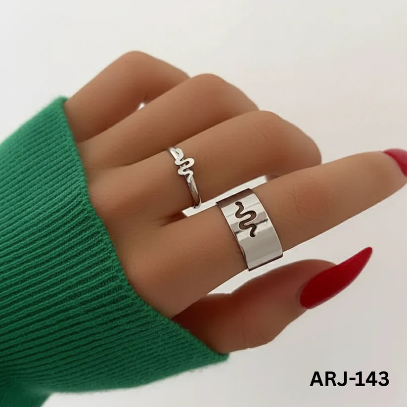 Snake Shape Adjustable Ring – Elegant Serpent Design