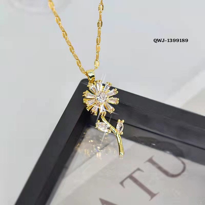 Flower Rotation Pendant Necklace – Elegant Golden Necklace for Women